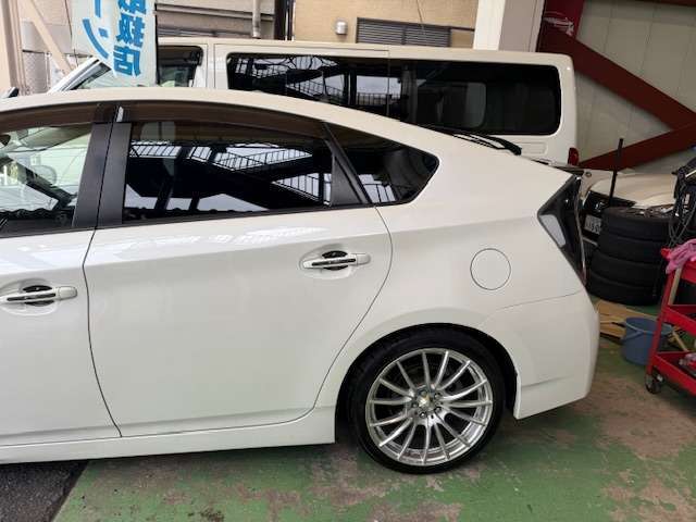 当社の展示車両は入庫した際に車両状態チェック、内外装ともに徹底クリーニングで気持ちの良い綺麗な状態での仕上がりを心がけております。