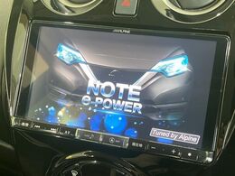 【大画面ナビ】人気の大型9インチナビを装備。存在感のある大画面はインパクト大！ナビ利用時のマップ表示は見やすく、テレビやDVDは臨場感がアップ！いつものドライブがグッと楽しくなります♪