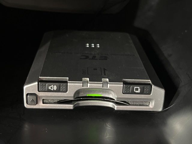 【ETC】高速道路の料金所をストレスなく通過！話題のスポットやサービスエリアに多い「スマートIC」利用時は必須のアイテムです。当店でセットアップを実施、ご納車当日からすぐにご利用いただけます！