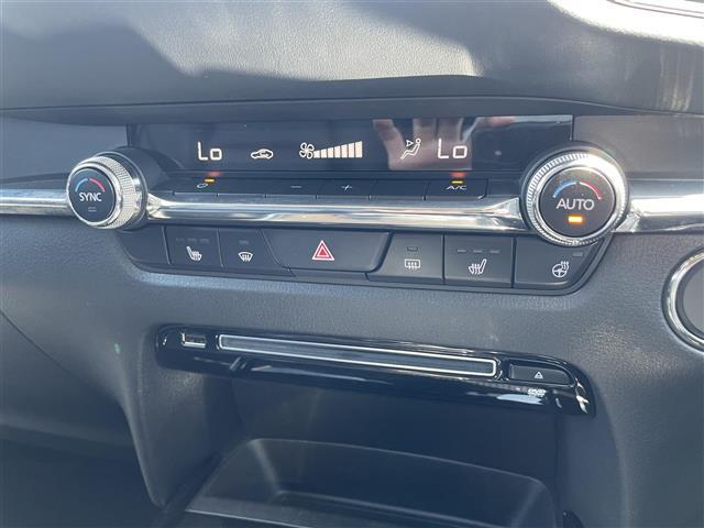 【運転席操作部】快適なドライブを楽しむための機能が装備されています！運転席から触れるので、使いやすいです！除菌プランいれていただくと、さらに清潔で安心していただけます！