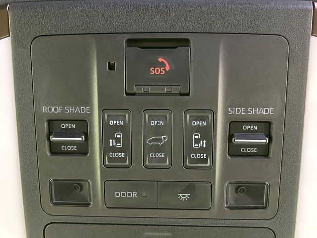 【両側パワースライドドア＆電動リアゲート】スマートキーや運転席のスイッチで後席両側スライドドアの開閉が可能♪電動だから力を入れてドアを開ける必要が無く、小さなお子様でも簡単に開け閉めでき快適です♪