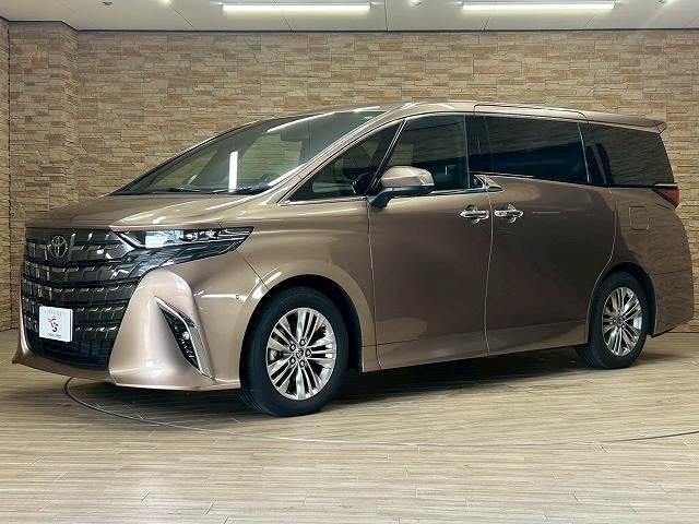 お車ご成約時の付帯率は驚きの90％OVERのキーパーガラスコーティング。雨が降れば、まるで洗車したかのような美しさ。納車後のメンテナンスも楽々。是非一度お試し下さい。