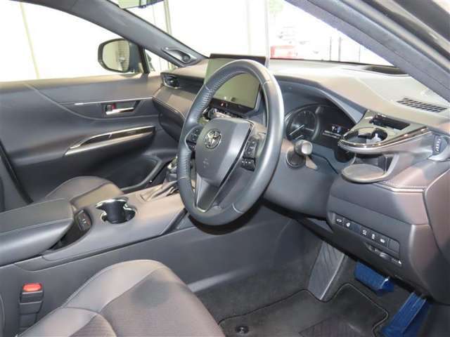 見通しのよいすっきりとした視界で、誰でも運転しやすいです。運転のしやすさは疲れにくさにも繋がりますよ♪