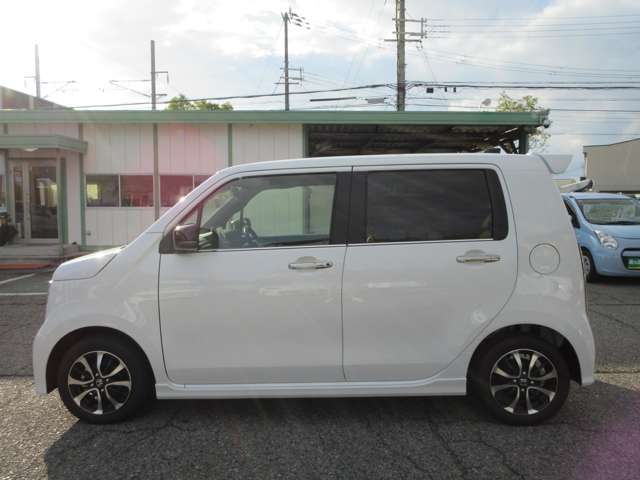 東京海上日動火災保険の代理店ですの万が一の事故も安心。任意保険は車を購入するときに見直しが必要です。プロのスタッフが金額や保証を含めてお客様の最善な保険内容を提案させて頂きます。