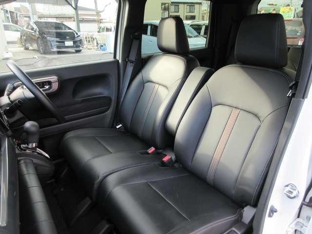 ルームクリーニングも隅々まで綺麗にしてお渡ししています。他店の車のクオリティと比較してください！店内にお子様の遊んで頂けるスペースもあります♪ごゆっくりお車選びが出来ます☆