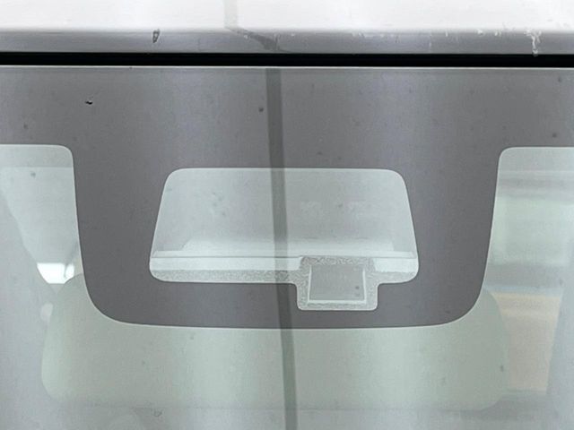 【スズキ　セーフティサポート】走行中に前方の車両等を認識し、衝突しそうな時は警報とブレーキで衝突回避と被害軽減をアシスト。より安全にドライブをお楽しみいただけます。