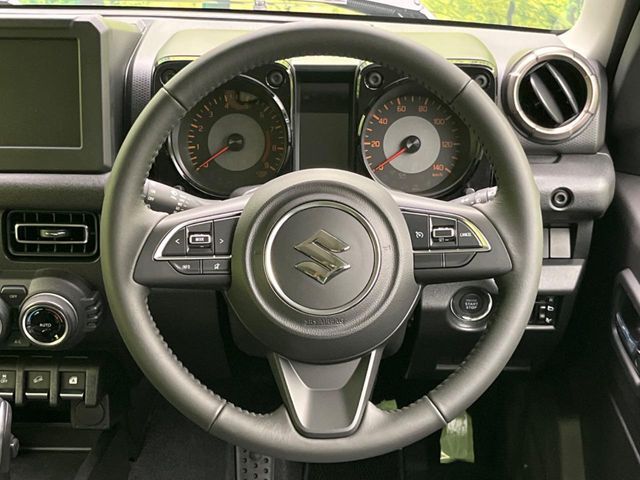 【ステアリングスイッチ】運転中、前方から目線をそらすことなく、オーディオ等の操作が可能な便利機能！安心＆快適なドライブを演出してくれます♪