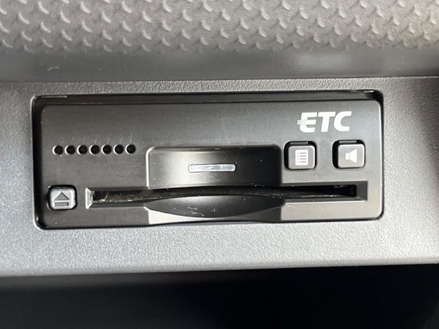 【ETC】高速道路の料金所をストレスなく通過！話題のスポットやサービスエリアに多い「スマートIC」利用時は必須のアイテムです。当店でセットアップを実施、ご納車当日からすぐにご利用いただけます！
