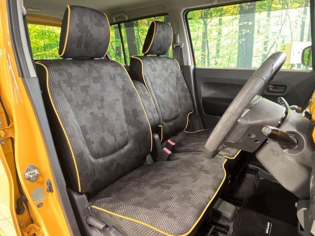 運転席シート廻りは使用感も少なく、良好な状態となっています。丁寧に使われていたことがよくわかりますね。