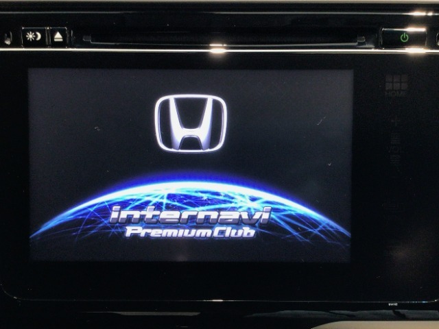 【オーディオ機能】ナビに一体のオーディオは、フルセグTVの他にDVD/CDプレーヤーを装備♪もちろんFM/AMラジオもお聞きいただけますよ♪