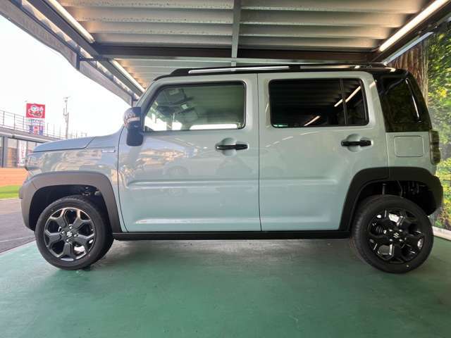 ■全車両保証付き■　当社では届出済未使用車でも新車と同様の保証をつけて販売しております。また各店舗に最新の整備工場とプロメカニックが常駐しておりますのでアフターメンテナンスもお任せください！