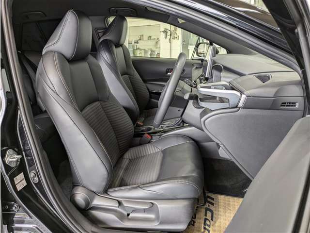高いホールド性で運転姿勢が安定します。長距離ドライブでも疲れにくいのが魅力です。快適なドライビングライフをお送りください♪