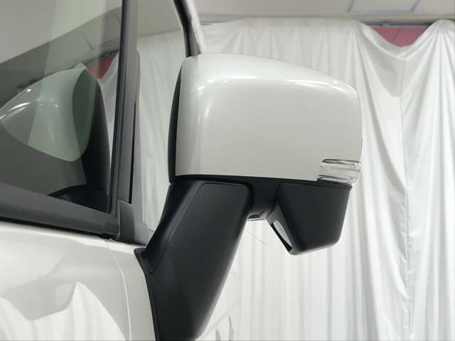 積載車も所有していますので、万が一の時でも当店スタッフにてお車の無料引き取りも行っております。