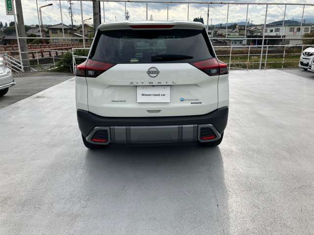 アドベンチャ-ズパッケ-ジ付き・フロントアンダ-＆フロントバンパ-フィニッシャ＆リヤバンパ-アンダカバ-付き