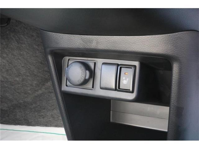 運転席シートヒーター付です。