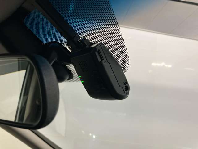 ドライブレコーダーも付いてます