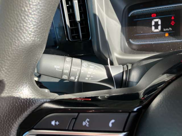 車内を快適に保つエアコン装備。ドライブには欠かせない装備ですね。