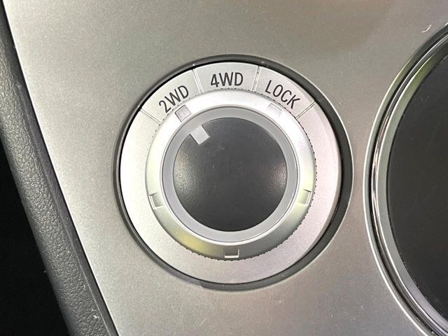 4WDのお車ですので、雪道でも安心です♪降雪地地域にお住まいの方以外にも、ウィンタースポーツが趣味の方や降雪地域へ帰省される機会がある方にもおすすめ！