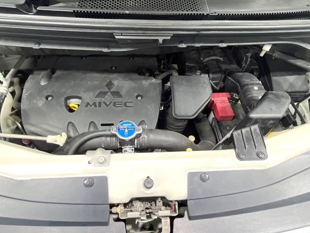 親切・丁寧な専門メカニックスタッフが応対！・車検・点検整備・事故等の修理などアフターサービスも安心。お車のカスタマイズもネクステージのサービススタッフまでご相談ください！