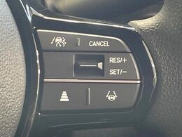 【アダプティブクルーズコントロール】高速道路での長距離走行が楽に！！自動で速度を保つクルーズコントロールが、衝突軽減システムと連携し、前方の車両を感知して車間を保つように速度調節してくれます！！