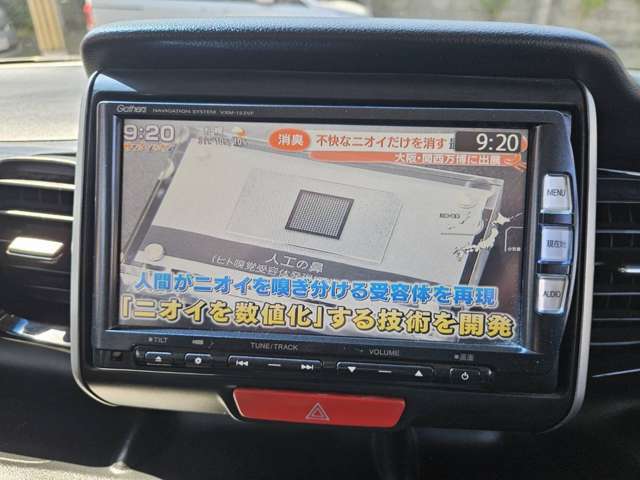 【バックカメラ】カラーで後方の映像を映してくれます☆障害物や車庫入れの際の確認もとれて安心ですね
