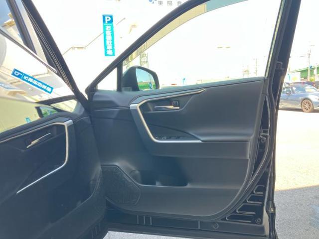 「この車の写真をもっと見たい」「状態が気になる」「この装備はついている？」どんな小さな疑問でもお気軽にお問い合わせください！