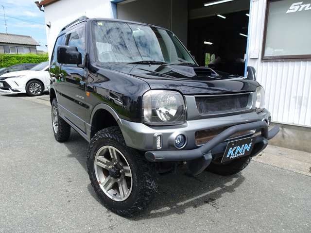 弊社の車両は展示前にボディ磨きにて艶出し、内装クリーニングを施工しております！オプション等のしつこい勧誘致しませんので安心してご来店下さい！
