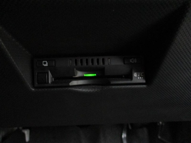 ETC車載器付きです。高速道路の料金所もスムーズに通過できます。