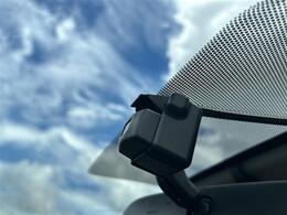 ガリバーグループの在庫車をドルフィネットシステムで店内のPCでご紹介も致します。日本全国どこにあるクルマでも当店でお手続き、ご納車ができます。お気に入りでピッタリのクルマがきっと見つかります！！