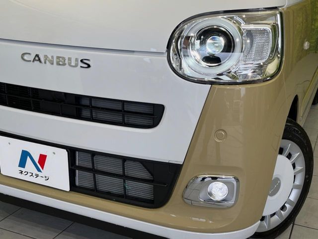 【LEDヘッドライト】悪天候や夜間走行時も良好な視界を確保し安心して運転できる高輝度LEDヘッドライトを装備！点灯速度が早く、消費電力も抑えられています。