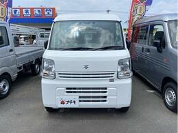 私たちは販売だけのお店では ありません。ご購入後のメンテナンスや車検、もしもの事故の際の対応など、お客様を末永くサポートさせていただくために『近隣のお客様限定』でお車をご案内させていただいております。