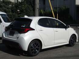 リヤ面は標準でプライバシーガラスです。