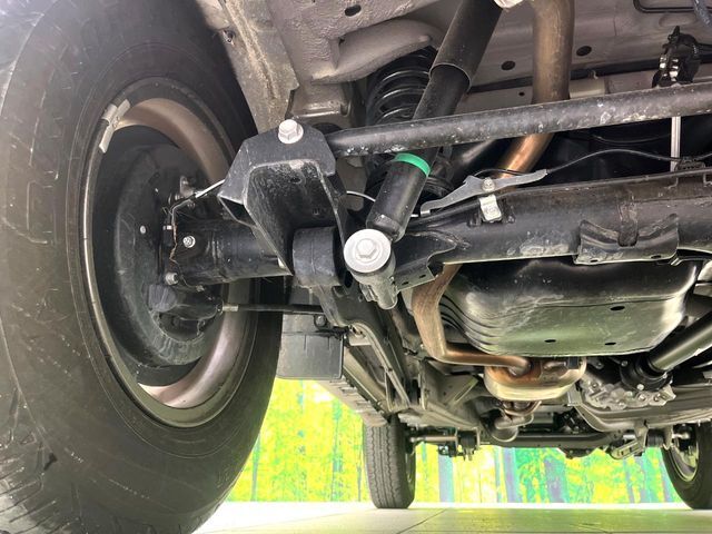 お車を安心してお乗りいただく為には、足回りの定期点検が欠かせません。サービスサポート（有償保証）では無料点検もご提供しており、安心のカーライフをお過ごしいただけるサポート体制が整っています。