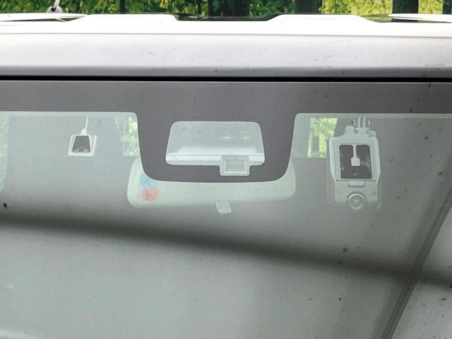 【スズキ　セーフティサポート】走行中に前方の車両等を認識し、衝突しそうな時は警報とブレーキで衝突回避と被害軽減をアシスト。より安全にドライブをお楽しみいただけます。