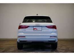 Audi Q3 35 TFSI advance/プライバシーガラス/LEDヘッドライト/アルミホイール 5アームデザイン 7.0J x 18