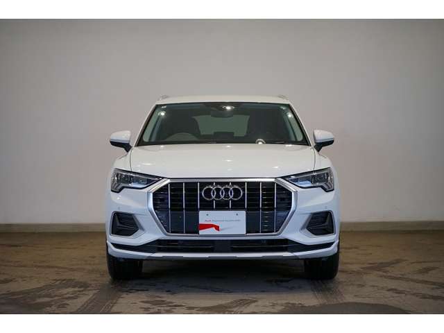 Audi Q3 35 TFSI advance/プライバシーガラス/LEDヘッドライト/アルミホイール 5アームデザイン 7.0J x 18