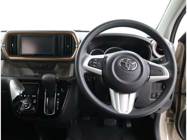 運転席周りです。
