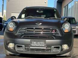 私ども株式会社TRSは、中古車販売を通してお客様のライフスタイルのサポートを使命とした企業です。