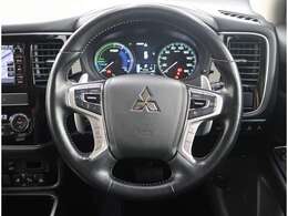 本革巻ステアリングホイール　ハンドルヒーター装備