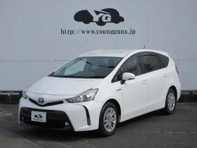 外装の磨き作業、内装のクリーニングもしております！お客様に気持ちよくお車を見ていただきたいので、いつもピカピカの状態を保つように心がけております！