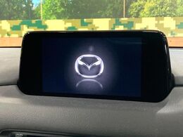 【メーカー純正ナビ】インテリアに溶け込むスタイリッシュな「専用設計」メーカーナビを装備♪視認性や操作性など基本性能にも優れ、より上質なカーライフをお楽しみいただけます。