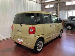 落ち着いた配色とセオリー専用アクセントで大人の上質空間を演出！