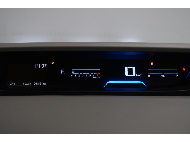 メーターも見易いレイアウトなので安心ドライブをサポートします☆