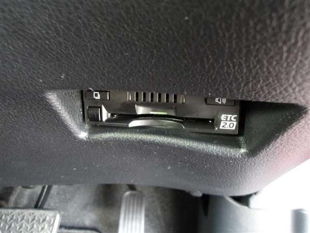 ETC車載器付きです。高速道路の料金所もスムーズに通過できます。