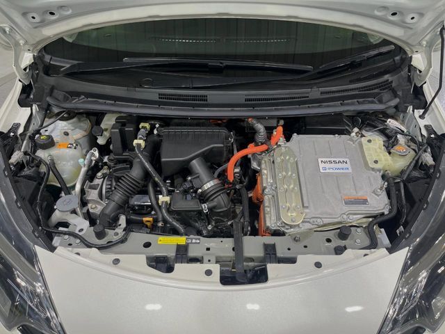 親切・丁寧な専門メカニックスタッフが応対！・車検・点検整備・事故等の修理などアフターサービスも安心。お車のカスタマイズもネクステージのサービススタッフまでご相談ください！