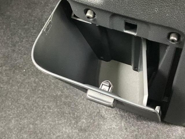 国産車から輸入車まで多様なお客様のニーズのお応えできるように、全国規模で豊富な在庫展開！車のことならWECARSへ！