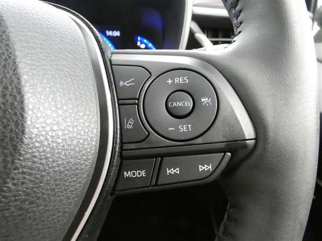 【ステアリングスイッチ】ハンドルから手を離さずに、操作が出来るスイッチです。（現車でのご確認をお願い致します）