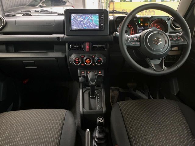 グループ総在庫数約30，000台！！全国の系列店からメーカー・車種問わずご紹介出来るので、あなたにピッタリのお車が見つかるはずです♪まずはお問い合わせ下さい☆