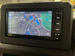 【ナビゲーション】使いやすいナビで目的地までしっかり案内してくれます。各種オーディオ再生機能も充実しており、お車の運転がさらに楽しくなります！！
