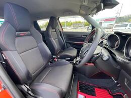 「この車の写真をもっと見たい」「状態が気になる」「この装備はついている？」どんな小さな疑問でもお気軽にお問い合わせください！